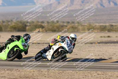 media/Dec-07-2025-CVMA (Sun) [[3e7d2de5dc]]/Race 18-Formula Twins-Formula 40 UL/